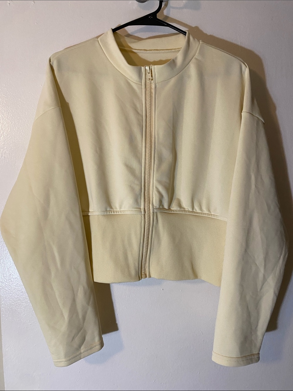 Women's Cream Zip-Front Cropped Jacket